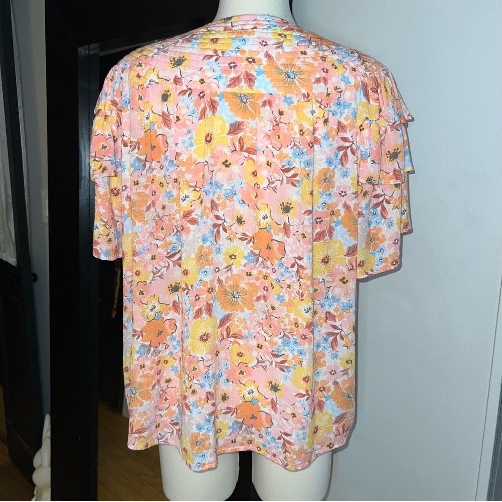 DEMOCRACY Multicolor Floral Blouse with Flowy Ruffled Sleeves - Size 2X - Picture 4 of 9
